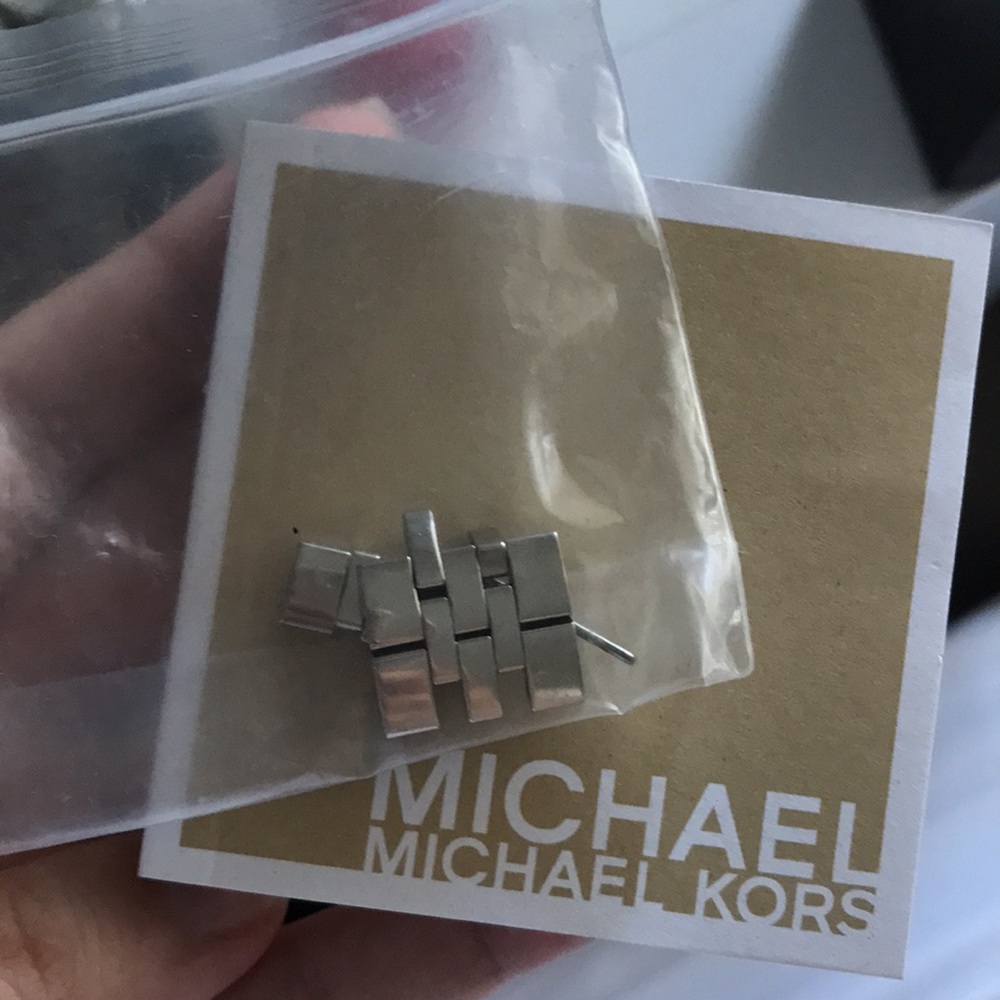 Michael Kors Silver Womens watch - Picture 3 of 5